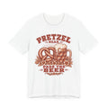 T-Shirt "Pretzel Near, Pass the Beer"